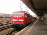 111 208 - 5 am 22.01.05 im Bahnhof Wrzburg mit einer Regionalbahn nach Schweinfurt.