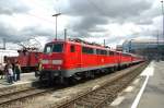 111 002, 110 324 und ganz am Schlu 103 245 am 19.07.09 in Mnchen zum 160jhrigen Bestehens des Hbf, schaut ein bisserl nach einen PbZ aus...