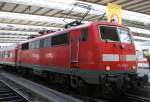 Die 111 003-0 steht mit einem RE in Mnchen HBF, aufgenommen am 20.10.2009