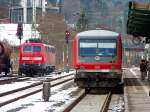 V.l.n.r.: 111 193 und 110 427 abgestellt und 628/928 227 als RB23622 in Marburg(Lahn), 20.2.010.