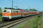 111 160-8 am 06.05.2000 in Nieder Wllstadt mit RE 15375 Gieen - Frankfurt/Main