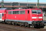 Die 111 124-4 zieht den RE4 aus Dortmund nach Aachen aus Dsseldorf HBF am 16.06.2010