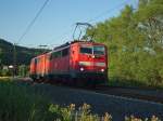 Einen kleinen 111er Lokzug konnte man am 19.07.2010 in Fahrtrichtung Sden bei Mecklar sehen. Bei der vorderen handelte es sich um 111 059-2.