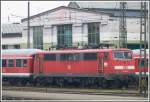 Die etwas verblassende 111 061-8 in Basel Bad Bf. (16.09.2010)