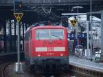 111 011-3 hngt am 21.01 2011 als Schublok im Aachener Hbf am RE9 nach Siegen, vorne zieht 111 013-9. Seit dem Fahrplanwechesl im Dezember 2010 fhrt der RE9 mit 5 Dosto im Sandwich, bis das neue Fahrzeuge des Typs ET 442 (Talent 2) fahren. Es wurden 15 dieser Triebzge bei  Bombardier bestellt, aber es ist zu Lieferverzgerungen von Seiten des Herstellers gekommen.