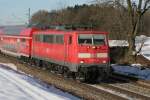 111 027-9  mit RE Mnchen - Salzburg und einem freundlichen Lokfhrer bei bersee am 06.02.2011