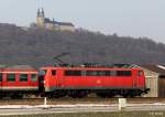 DB 111 203-6 vor RB 59358 Bamberg - Saalfeld, KBS 820 Nrnberg - Sonneberg, fotografiert in Bad Staffelstein am 31.01.12 --> im Hintergrund Kloster Banz, ein Benediktinerkloster mit barocker