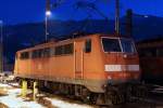 Die 111 002-2 leider schadhaft und daher ohne Einsatz abgestellt zur blauen Stunde in Garmisch Partenkirchen am 03.03.2013