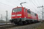 111 121  Saarland-/Rheinlandpfalz-Ticket  schiebt den RE 2472 in Mannheim. (11.03.2013)