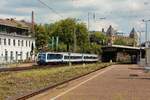 TRI 111 027-9 mit zwei TRI-Wittenberger Steuerwagen in Wuppertal, Juli 2025.