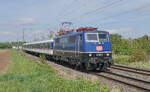 Frühling: Lokomotive 111 054-3 von TRI auf der RB 37 unterwegs.
Kaarst, 14.04.2025