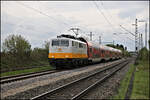 Die Miet mich Lok 111095-6 war am 21.4.2026 vor dem RE nach Regensburg um 13.10 Uhr bei Kofering zu sehen.