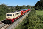 111 212 Loreley schiebt RB 16 wie man im Fenster erkennen kann in Richtung M�nchen Hbf am 3.7.26 bei Dollnstein.