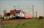 111 031 mit dem RE 4260 (Mnchen Hbf - Nrnberg Hbf) am 21.04.2011 kurz vor dem Bf Obertraubling.