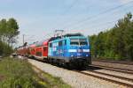 111 017 mit RE 79019 am 07.05.2011 zwischen Haar und Vaterstetten.