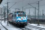 Des Maxl 111 017 am 28.01.12 mit der RB nach Mittenwald an der Donnersbergerbrcke in Mnchen