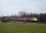 111 024 mit einem RE nach Salzburg am 01.04.2013 bei Hilperting.