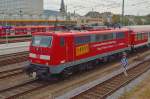 Die 111 169 steht mit einem N-Wagenzug in Koblenz Hbf abgestellt.