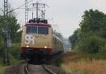 Eingleisige Strecke auf Linie RE5 / Nordbahn / hier am Bü bei km 152,2 bei Buchar - AKE Rheingold mit 111 057 - 28.08.2021
