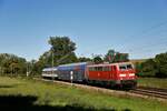 111 200 mit dem RB17c Ersatzzug am 22.09.2022 bei Diedelsheim. 