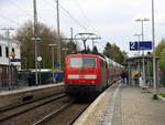 Ein Nachschuss von der 111 119 DB schiebt den RE4 aus Aachen-Hbf nach Dortmund-Hbf und kommt aus Richtung