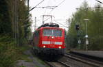 111 028 DB kommt mit dem RE4 Verstärkerzug von Düsseldorf-Hbf nach Aachen-Hbf und kommt aus Richtung Neuss-Hbf,Mönchengladbach-Hbf,Rheydt-Hbf,Wickrath,Beckrath,Herrath und fährt in