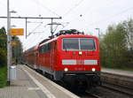 111 147-5 DB kommt mit einem RE4 von Düsseldorf-Hbf nach Aachen-Hbf und kommt aus Richtung Neuss-Hbf,Mönchengladbach-Hbf,Rheydt-Hbf,Wickrath,Beckrath,Herrath und fährt in Erkelenz ein