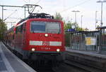111 118-6 DB kommt mit dem RE4 Verstärkerzug von Düsseldorf-Hbf nach Aachen-Hbf und kommt aus Richtung Neuss-Hbf,Mönchengladbach-Hbf,Rheydt-Hbf,Wickrath,Beckrath,Herrath und fährt