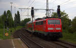 Ein Nachschuss von der 111 122 DB schiebt den RE4 Verstärkerzug aus Düsseldorf-HBf nach Aachen-Hbf und fährt in Richtung