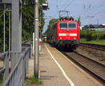 111 125 DB kommt die Kohlscheider-Rampe hoch aus Richtung Neuss,Herzogenrath mit dem RE4 aus Dortmund-Hbf nach Aachen-Hbf und fährt durch Kohlscheid in Richtung
