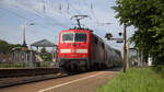Ein Nachschuss von der 111 149 DB schiebt den RE4 aus Aachen-Hbf nach Dortmund-Hbf und kommt aus Richtung Aachen-West,Laurensberg,Richterich, und fährt durch Kohlscheid in Richtung