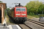 Einfahrt in Geilenkirchen, ein RE4 nach Aachen Hbf kommt auf Gleis1 an am Sonntagnachmittag.