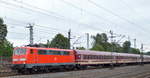 Ein Charter-Sonderzug mit DB 111 122-8 (NVR-Nummer: 91 80 6111 122-8 D-DB) am 10.07.19 Bahnhof Hamburg-Harburg.