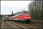 111117 ist hier am 2.4.2006 um 10.32 Uhr gerade in Natrup Hagen mit Zielbahnhof Osnabrück abgefahren.