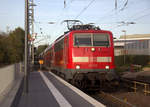 111 012 DB kommt die Kohlscheider-Rampe hoch aus Richtung Neuss,Herzogenrath mit einem RE4 Verstärkerzug aus Düsseldorf-Hbf nach Aachen-Hbf und hält in Kohlscheid und fährt dann