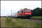DB 111092-3 ist hier mit einem Doppelstockzug nach Braunschwerig am 23.7.2007 in Ibbenbüren Esch unterwegs.
