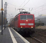 111 150-9 DB kommt die Kohlscheider-Rampe hoch aus Richtung Neuss,Herzogenrath mit dem RE4 aus Dortmund-Hbf nach Aachen-Hbf und fährt durch Kohlscheid in Richtung