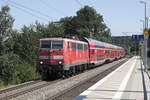 DB 111 193 durchfährt mit einem Zug der RB 16 Treuchtlingen - München den Haltepunkt Paindorf, 16.08.2023