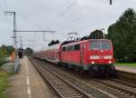 111 117 mit RE4 nach Aachen im Rheydter Hbf am 28.8.2014