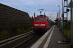 Abgesang! Hier ein RE7 Bild, das die schiebende 111 076 zeigt die ihren Zug durch Allerheiligen nach Krefeld mit sieben Minuten Verspätung bringt am Samstag den 21.11.2015