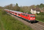 111 048 mit RB 26575 (Offenburg–Basel Bad Bf) am 21.04.2015 zwischen Müllheim (Baden) und Auggen