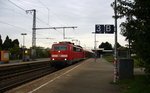 111 010 DB kommt mit dem RE4 von Dortmund-HBf nach Aachen-Hbf und kommt aus Richtung Neuss-Hbf,Mönchengladbach-Hbf und hält in Rheydt-Hbf und fährt dann weiter in Richtung
