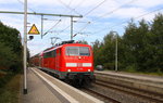 111 158 DB kommt mit dem RE4 Verstärkerzug von Mönchengladbach-Hbf nach Aachen-Hbf und kommt aus Richtung Neuss-Hbf,Mönchengladbach-Hbf,Rheydt-Hbf,Wickrath,Beckrath,Herrath und
