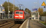 Ein Nachschuss von der 111 149 DB schiebt den RE4 aus Aachen-Hbf nach Dortmund-Hbf und kommt aus Richtung