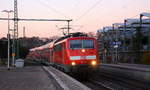 111 115 DB kommt mit dem RE4 Verstärkerzug von Düsseldorf-Hbf nach Aachen-Hbf und kommt aus Richtung