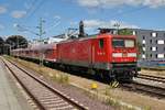 112 178-9 verlässt am 17.6.2017 mit der RB77 (RB21125) nach Neumünster den Kieler Hauptbahnhof.