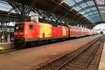 Nicht schlecht staunte ich, als 112 164 von DB Regio Südost mit einigen DR-Doppelstockwagen als Fußballsonderzug nach Berlin in Leipzig Hbf auf Gleis 11 stand.