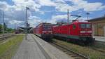 3 RE5 in einem Bild: der RE5 nach Stralsund Hbf (links), der RE5 nach Rostock Hbf (mitte) und der RE5 nach Elsterwerda.