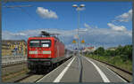 112 166 der DB Gebrauchtzug steht am 11.06.2022 mit ihrem RB25-Ersatzzug der WEE nach Saalfeld in Halle (Saale) Hbf zur Abfahrt bereit.