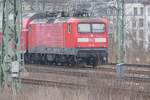 Die DB-112 146, die ansonsten immer vor dem RE nach Cottbus zu sehen ist, steht an einem Tag im März 2026 abgestellt in Dresden-Neustadt.